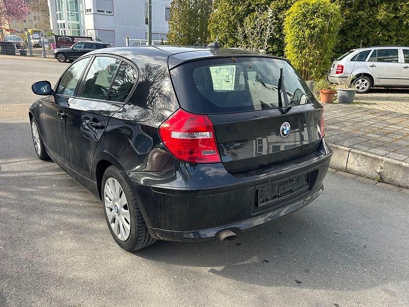 Gebraucht BMW 118 Advantage 143 PS (105 kW) 2011 Schwarz Kleinwagen