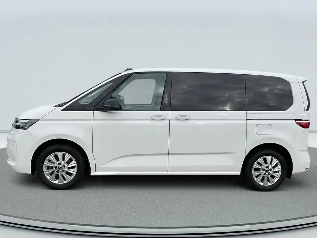Gebraucht VW Multivan Basis 150 PS (110 kW) 2024 Candy weiss Van / Kleinbus