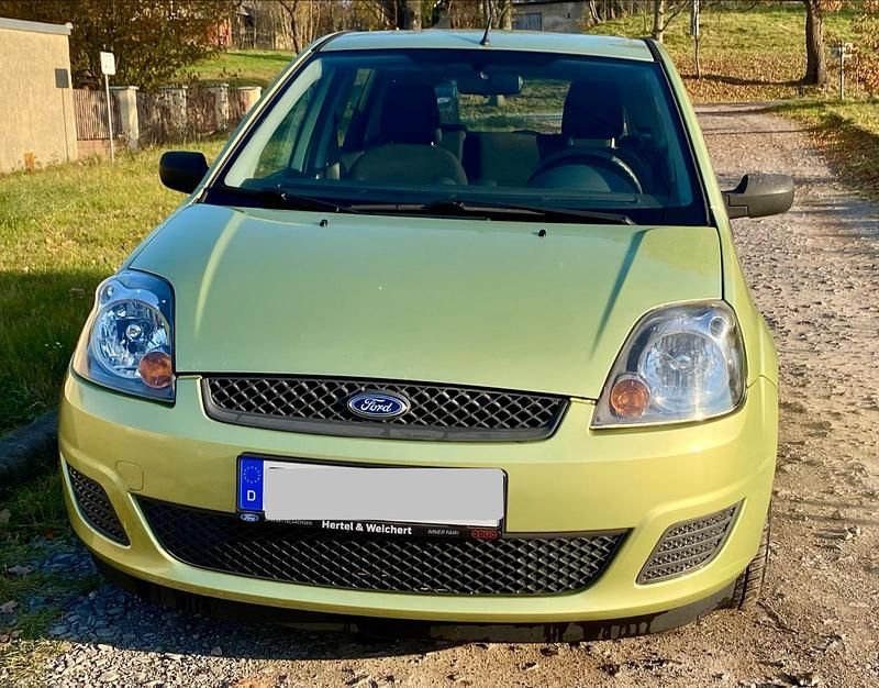 Gelb Gebraucht 2007 Ford Fiesta Kleinwagen | 4.000 € - Bild 1/4