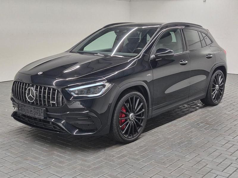 Kosmosschwarzmet. Gebraucht 2022 Mercedes GLA35 AMG AMG SUV | 44.980 € (Fairer Preis) - Bild 1/4