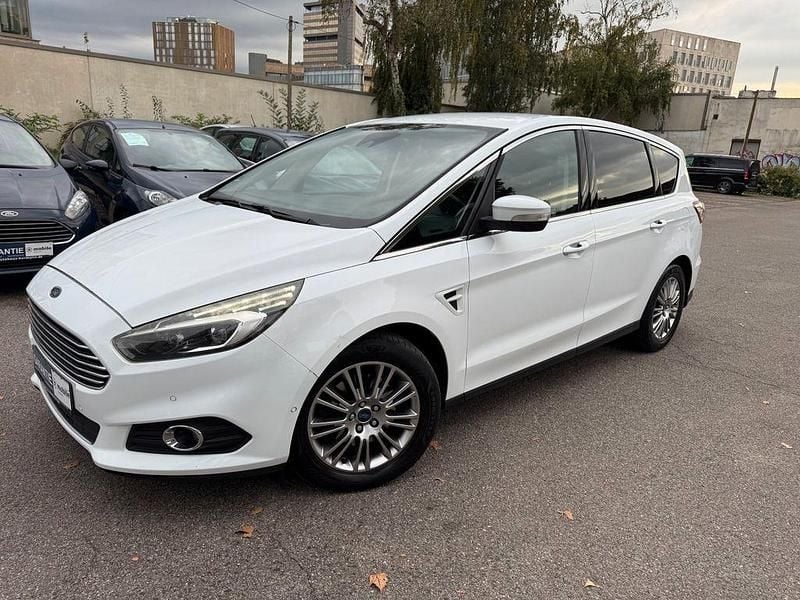 Weiß Gebraucht 2016 Ford S-MAX Titanium Van / Kleinbus | 12.500 € (Superpreis) - Bild 1/4