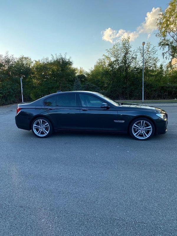 Gebraucht BMW 740 313 PS (230 kW) 2014 Schwarz Limousine