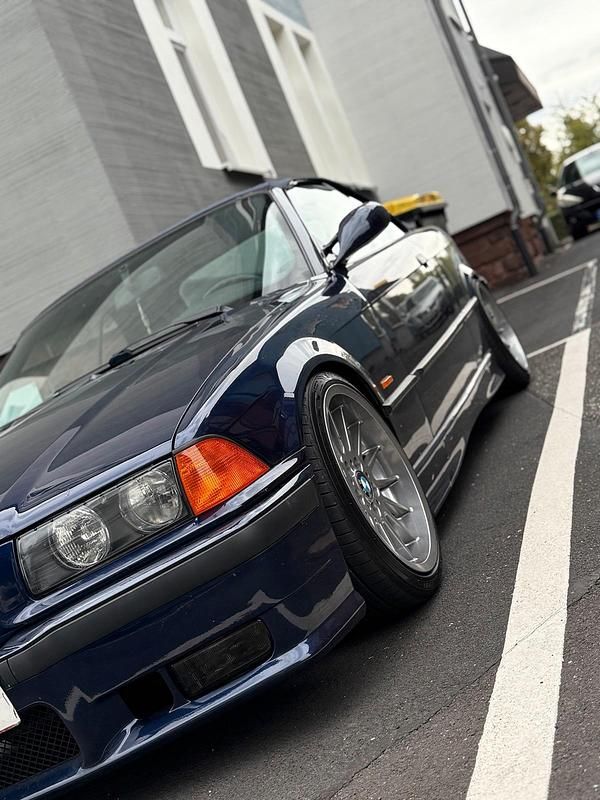 Blau Gebraucht 1997 BMW 318 Cabriolet Cabrio | 4.500 € (Fairer Preis) - Bild 1/4