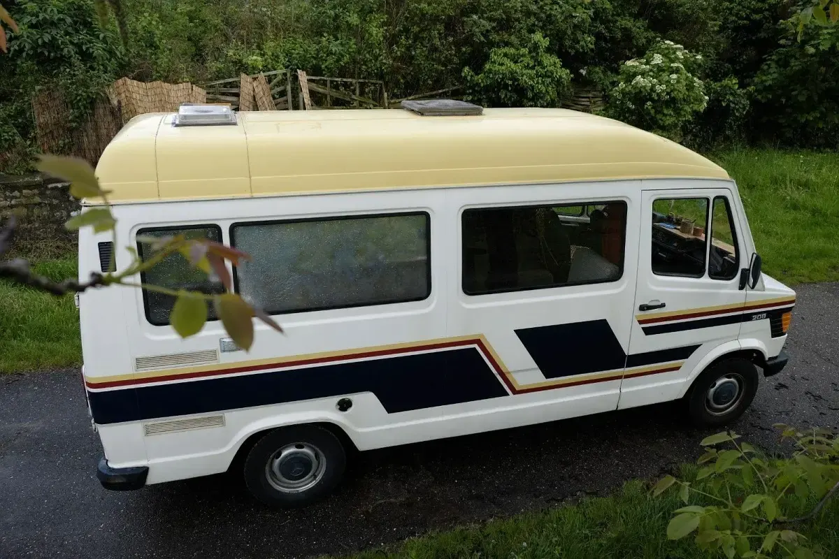Gebraucht Mercedes T1 86 PS (63 kW) 1977 Weiß Van