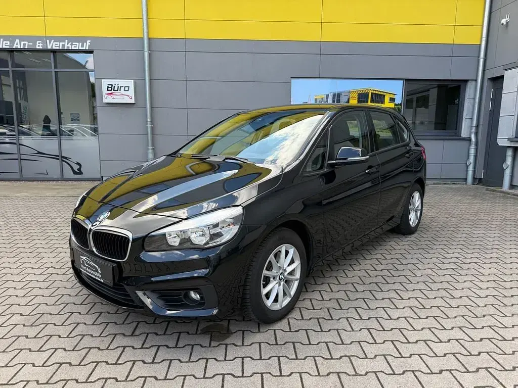 Gebraucht BMW 218 Basis 136 PS (100 kW) 2015 Saphirschwarz Van / Kleinbus