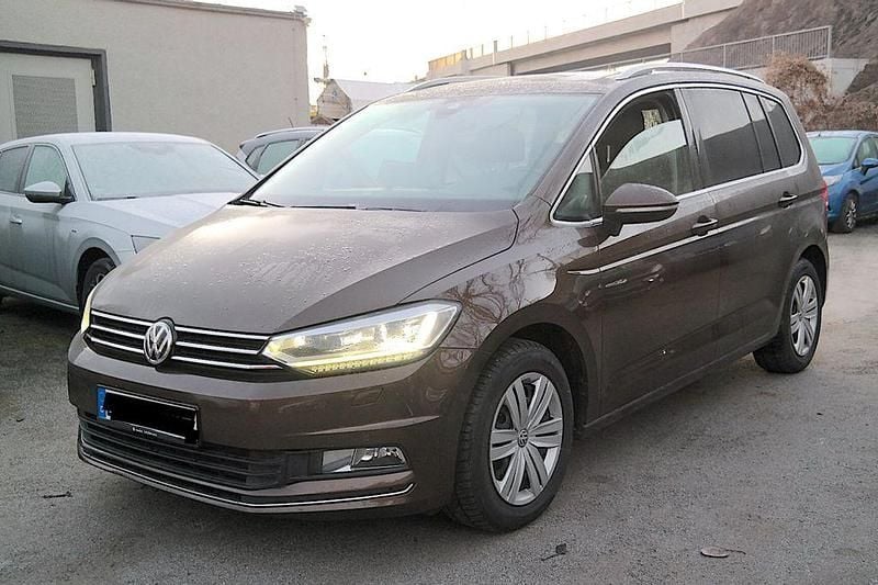 Gebraucht VW Touran Highline 150 PS (110 kW) 2017 Braun Van / Kleinbus