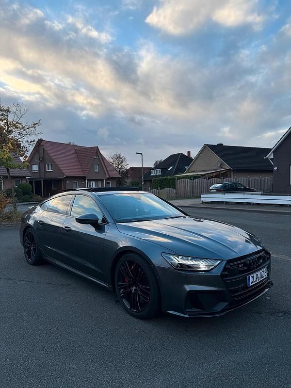 Grau Gebraucht 2020 Audi S7 Kleinwagen | 56.888 € (Etwas zu teuer) - Bild 1/4