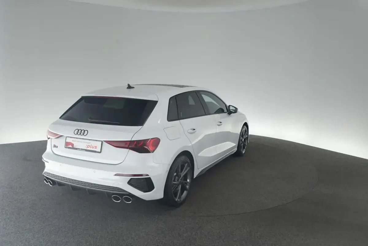 Gebraucht Audi S3 Design 310 PS (228 kW) 2023 Gletscherweiß metallic Limousine