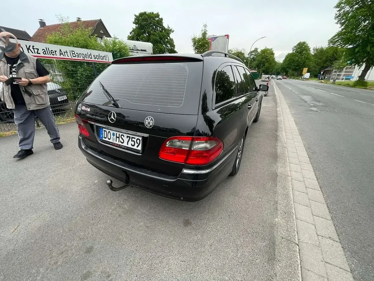 Gebraucht Mercedes E320 Elegance 224 PS (164 kW) 2006 Obsidianschwarz  metalliclack Kombi