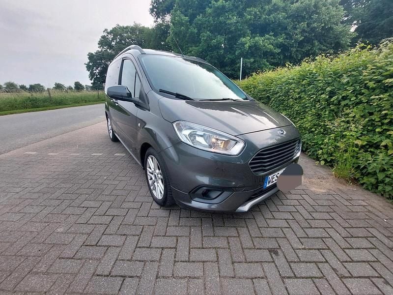 Schwarz Gebraucht 2019 Ford Tourneo Titanium Van / Kleinbus | 9.300 € (Superpreis) - Bild 1/4