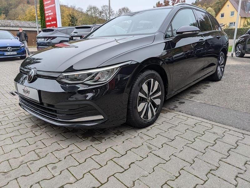 Gebraucht VW Golf VIII Move 150 PS (110 kW) 2024 Deep black perleffekt Kombi