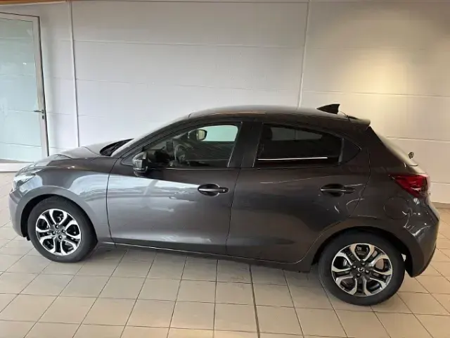Gebraucht Mazda 2 Kizoku 90 PS (66 kW) 2017 Grau Kleinwagen