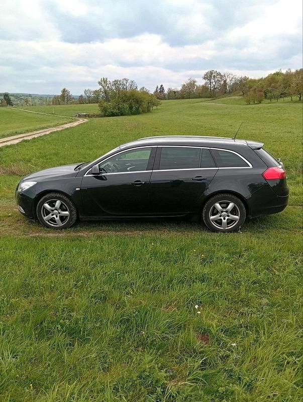 Second-hand Opel Insignia 2011 Negru Berlinǎ
