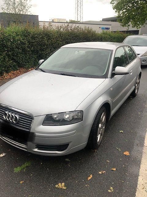 Silber Gebraucht 2008 Audi A3 Attraction Limousine | 1.950 € (Superpreis) - Bild 1/4