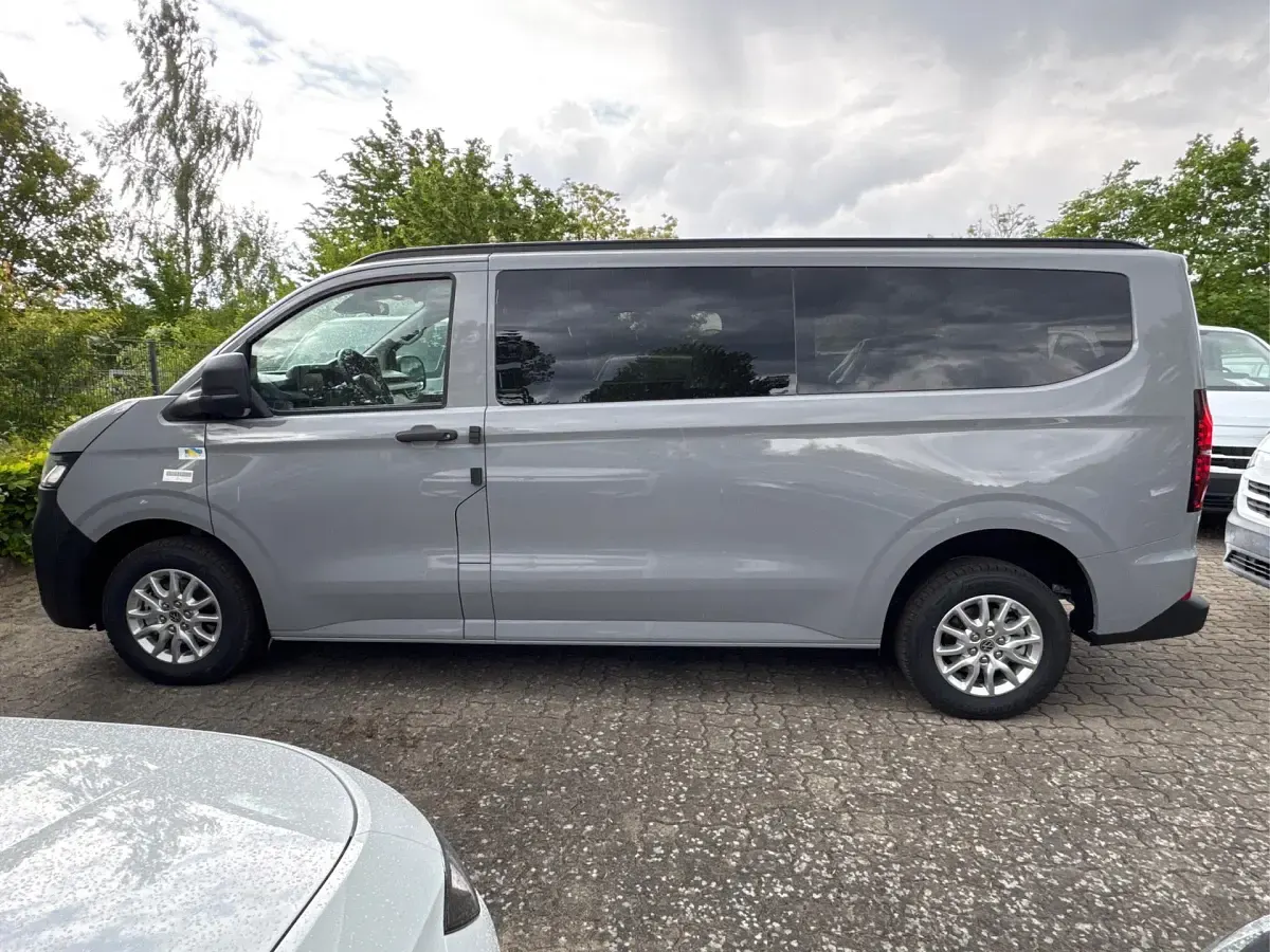 Neu VW Caravelle Basis 170 PS (125 kW) 2026 Stone grey Van