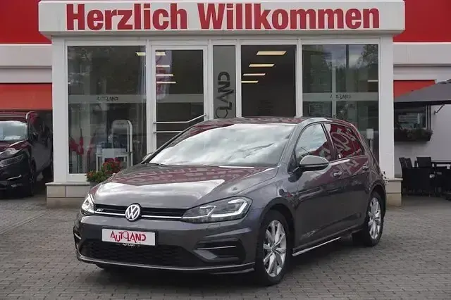 Gebraucht VW Golf VII R-line 150 PS (110 kW) 2019 Indiumgrau metallic Limousine