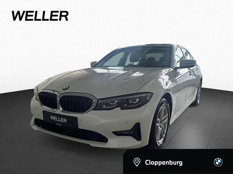 Mineralweiß (weiß) Gebraucht 2021 BMW 318 Advantage Limousine | 26.950 € (Teuer) - Bild 1/4