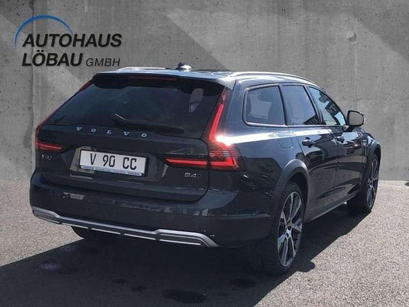 Gebraucht Volvo V90 CC Ultimate 197 PS (144 kW) 2024 Dunkel blau metallic Kombi