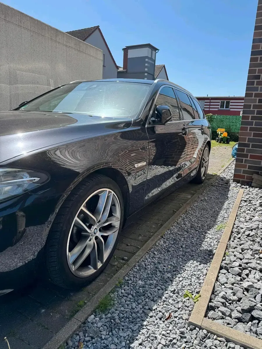 Gebraucht BMW 530 Comfort Edition 258 PS (189 kW) 2013 Schwarz Kombi
