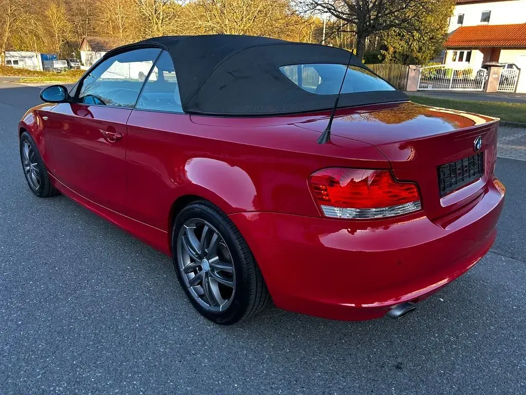 Gebraucht BMW 120 Cabriolet Sport Line 170 PS (125 kW) 2008 Rot Cabrio