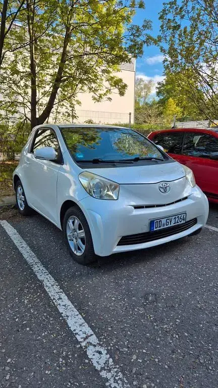 Second-hand Toyota iQ 68 CP (50 kW) 2009 Alb Hatchback