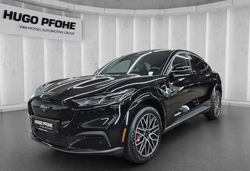 Absolute black Neu 2025 Ford Mustang Mach-E Extended Range SUV | 57.040 € - Bild 1/4