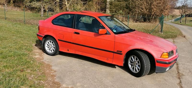Gebraucht BMW 316 Compact 109 PS (80 kW) 1996 Rot Kleinwagen