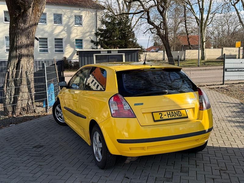 Gebraucht Fiat Stilo 103 PS (75 kW) 2002 Gelb Limousine