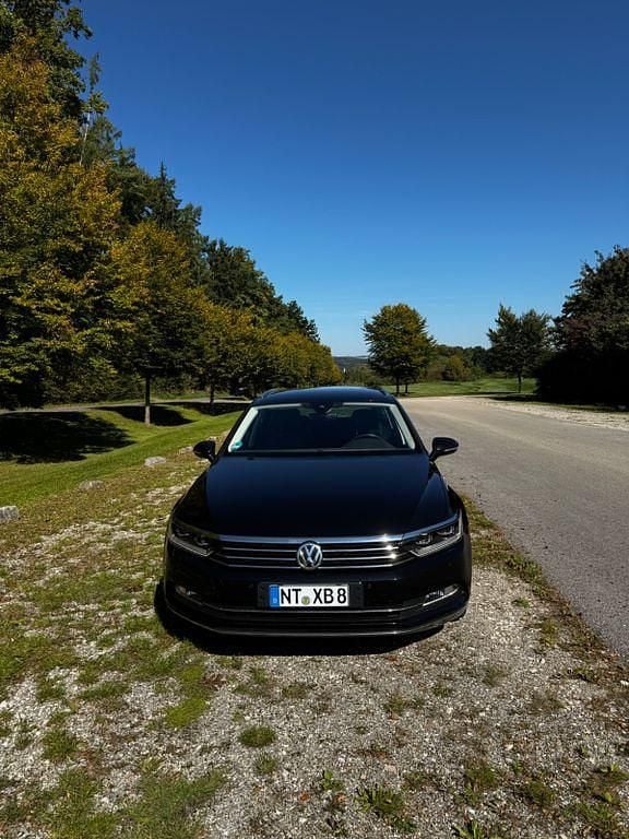 Schwarz Gebraucht 2016 VW Passat Highline Kombi | 14.699 € (Fairer Preis) - Bild 1/4
