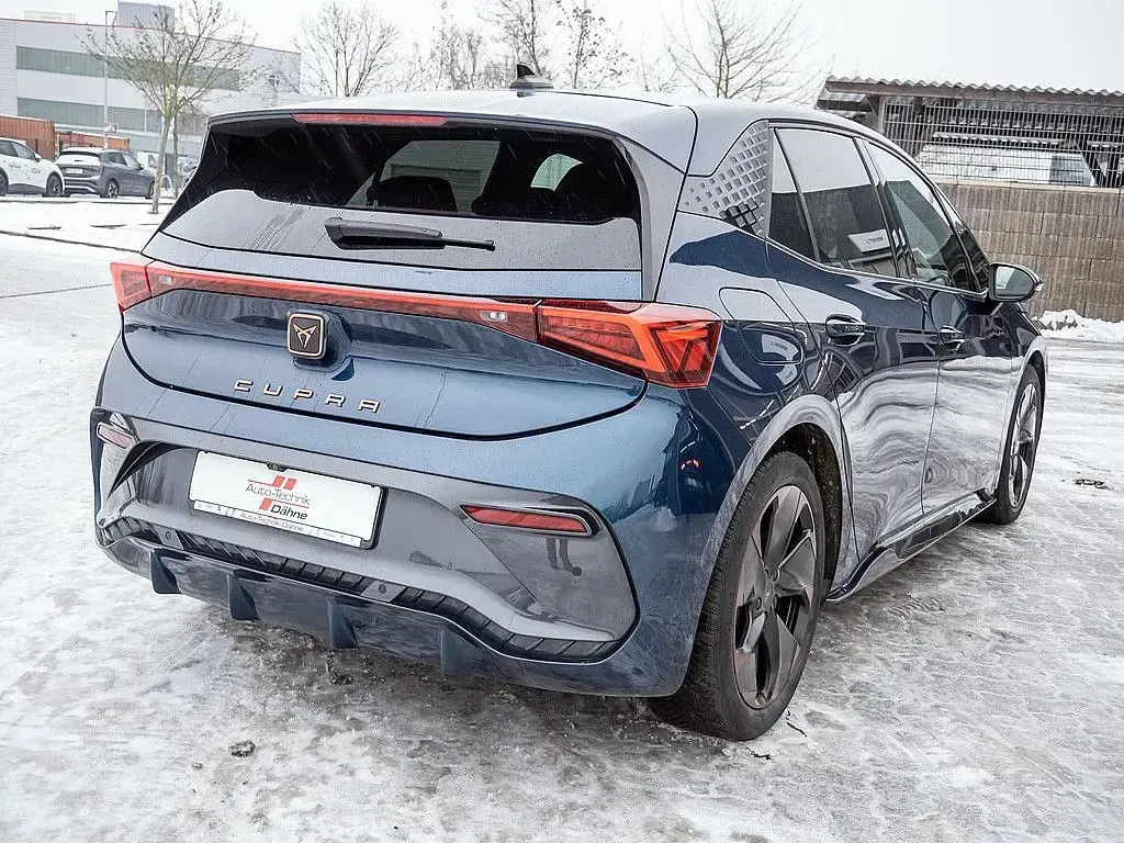 Second-hand Cupra Born 150 kW (204 CP) 2022 Albastru Hatchback