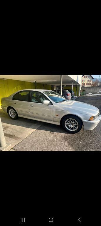 Gebraucht BMW 525 163 PS (119 kW) 2002 Silber Limousine