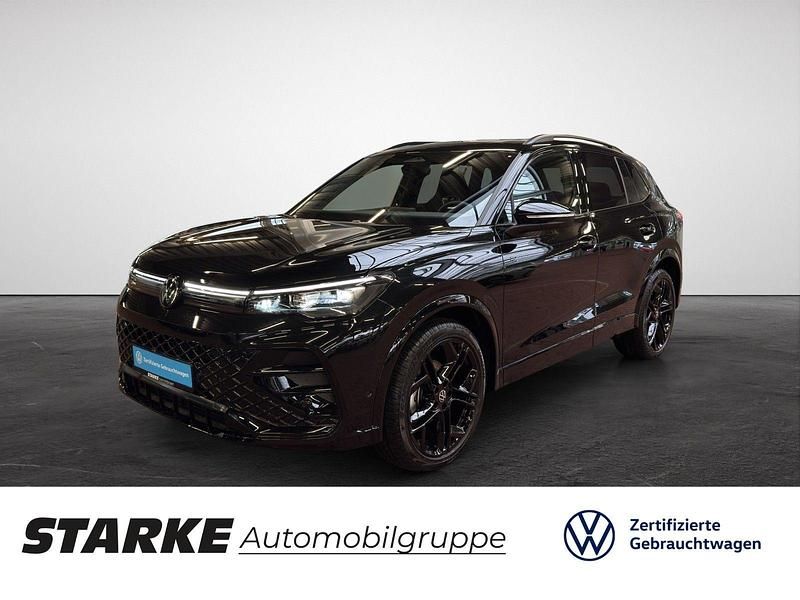 Grenadillschwarz metallic Gebraucht 2025 VW Tiguan Style SUV | 44.550 € (Teuer) - Bild 1/4