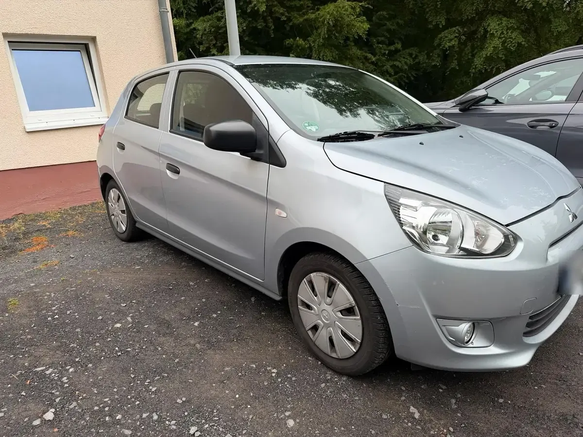 Gebraucht Mitsubishi Space Star 71 PS (52 kW) 2015 Grau Kleinwagen