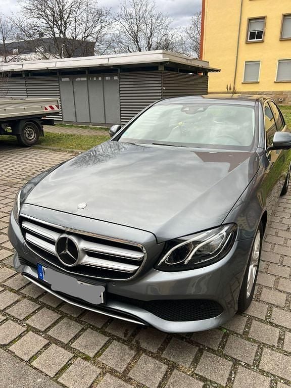 Gebraucht Mercedes E220 Avantgarde 194 PS (142 kW) 2016 Grau Limousine