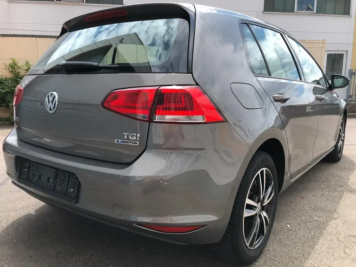 Gebraucht VW Golf VII 110 PS (80 kW) 2016 Grau Limousine