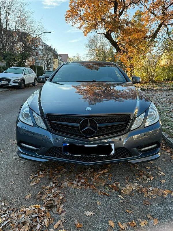 Grau Gebraucht 2012 Mercedes E250 AMG line Coupé | 7.000 € (Superpreis) - Bild 1/4