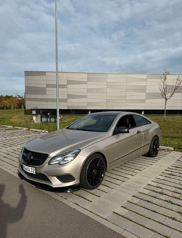 Gebraucht Mercedes E250 211 PS (155 kW) 2014 Beige Coupé