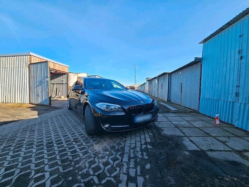 Gebraucht BMW 523 204 PS (150 kW) 2011 Schwarz Limousine