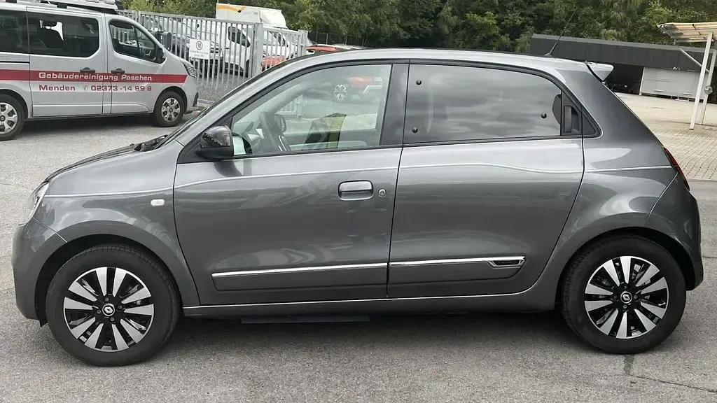 Gebraucht Renault Twingo Techno 60 kW (82 PS) 2023 Lunairegrau Kleinwagen