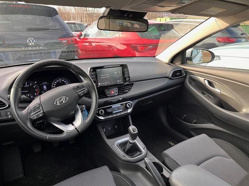 Gebraucht Hyundai i30 120 PS (88 kW) 2022 Weiß Kombi