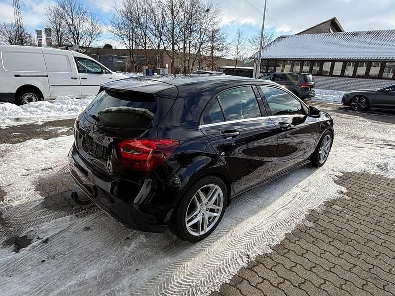 Gebraucht Mercedes A200 136 PS (100 kW) 2017 Schwarz Limousine