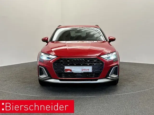 Gebraucht Audi A3 e-tron Ambiente 204 PS (150 kW) 2025 Progressivrot metallic Kleinwagen