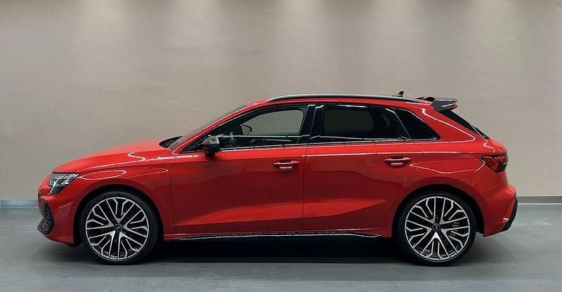 Gebraucht Audi A3 S-Line 150 PS (110 kW) 2024 Rot Limousine