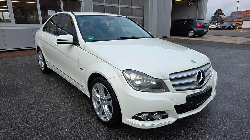Gebraucht Mercedes C180 Avantgarde 120 PS (88 kW) 2012 Weiß Limousine