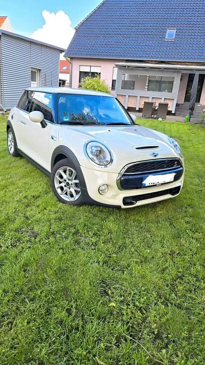 Używany Mini Cooper S Chili 192 KM (141 kW) 2017 Biały Hatchback