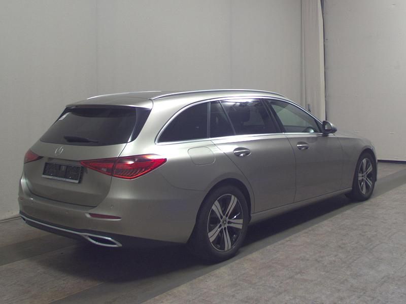 Gebraucht Mercedes C220 Avantgarde 200 PS (147 kW) 2022 Silber Limousine