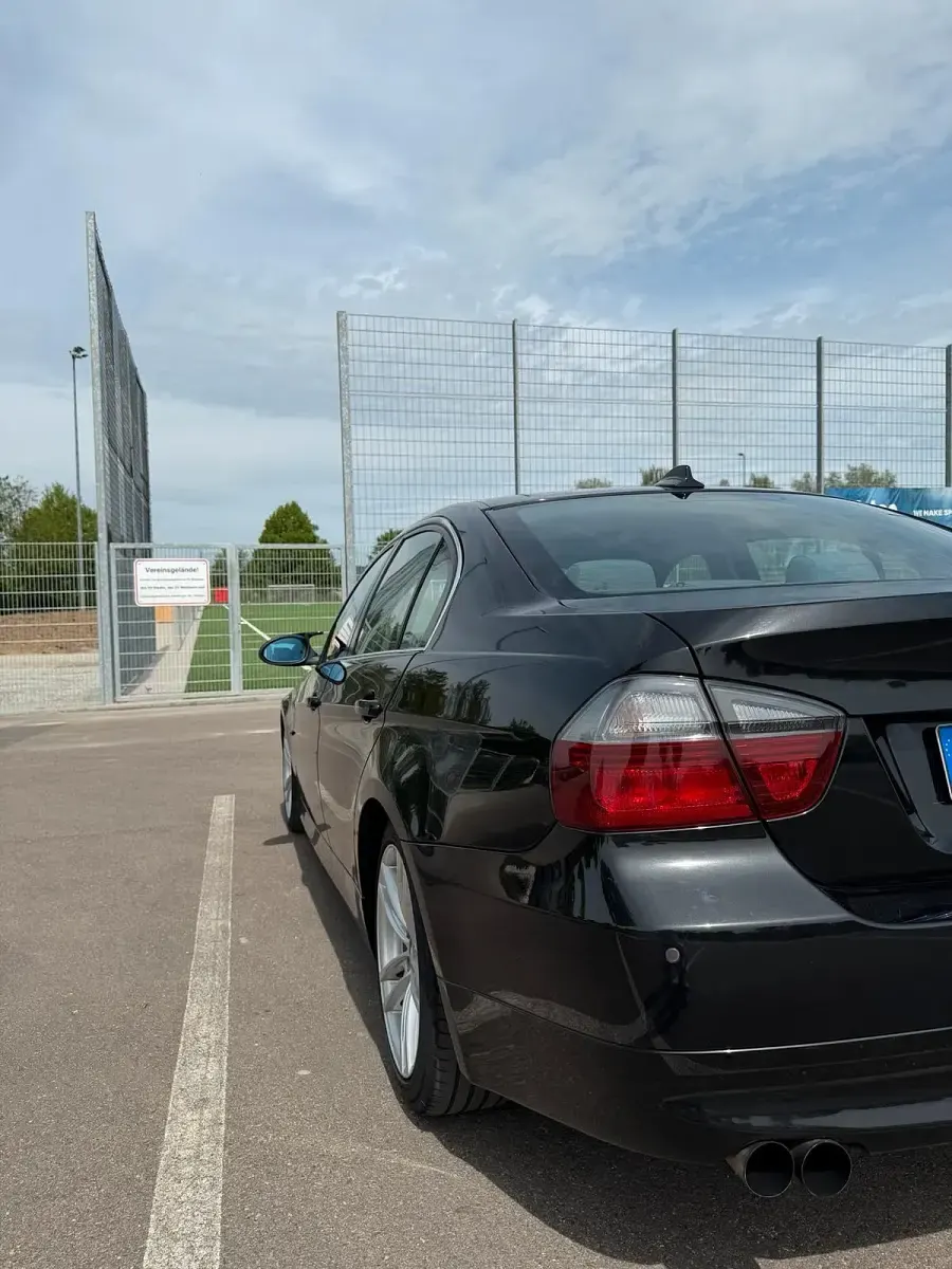 Brugt BMW 325 218 HK (160 kW) 2005 Sort Sedan