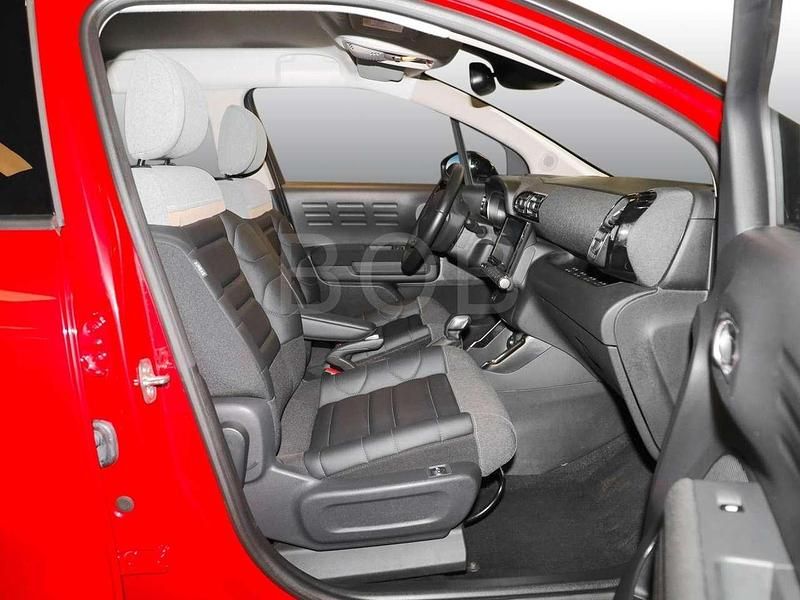 Gebraucht Citroën C3 Aircross PureTech 131 PS (96 kW) 2022 Peperoncino red dach schwarz (rot) (rot) SUV