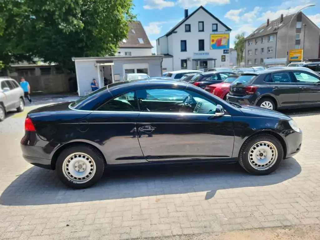 Gebraucht VW Eos 122 PS (89 kW) 2007 Deep black perleffekt Cabrio