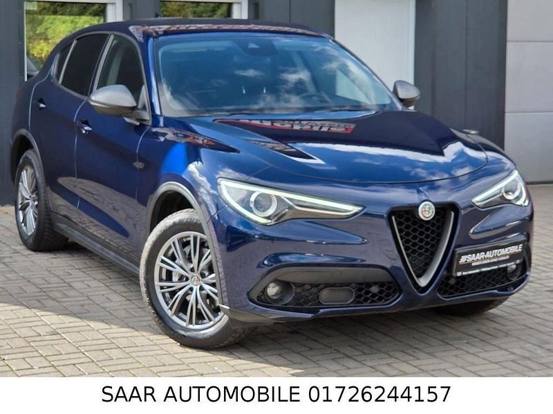 Blau Gebraucht 2019 Alfa Romeo Stelvio Super SUV | 21.490 € (Fairer Preis) - Bild 1/4